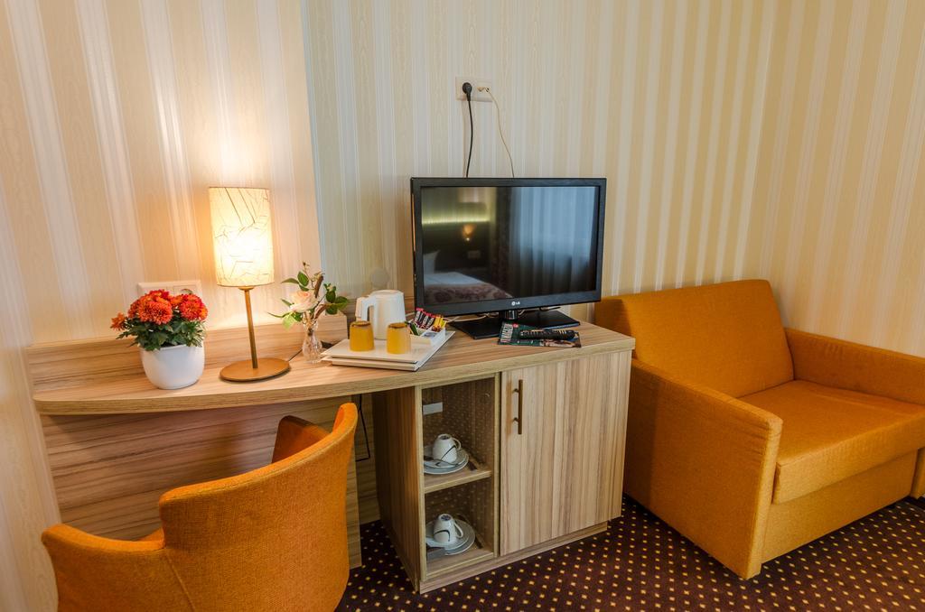 Hotel Alte Post Lehrte Dış mekan fotoğraf